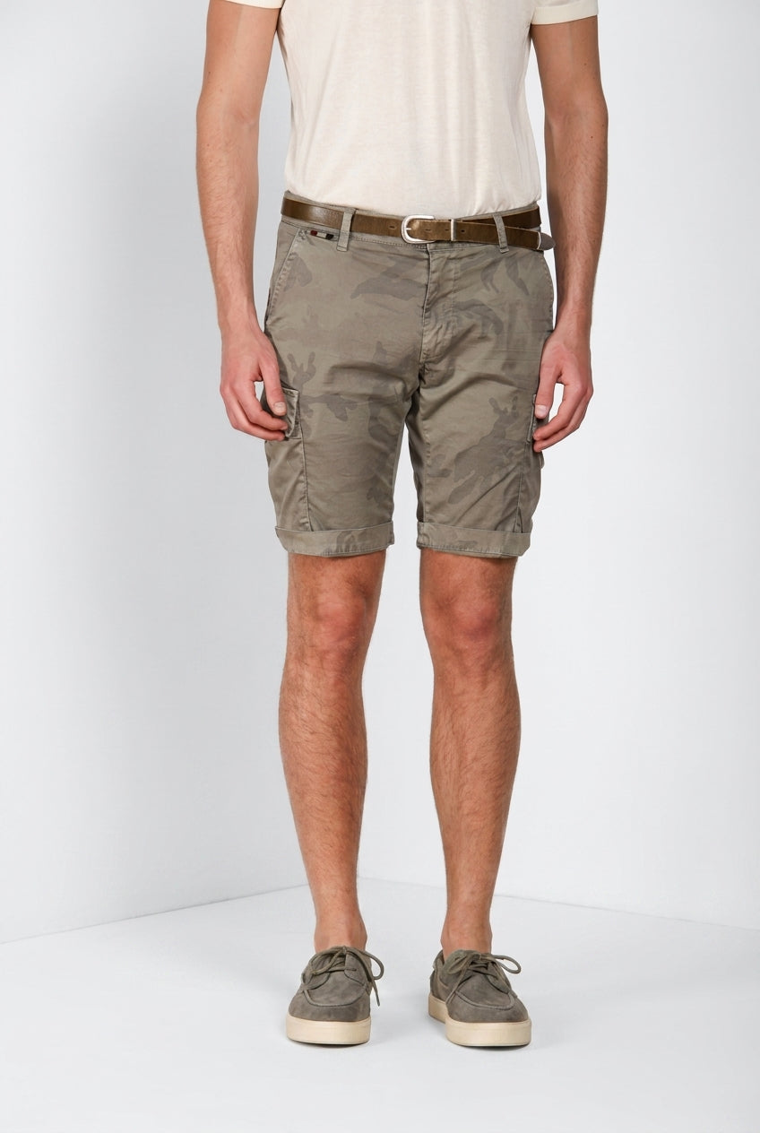 Bermuda cargo uomo Chile Mason's salvia in twill slim fit, vista frontale su modello SS26