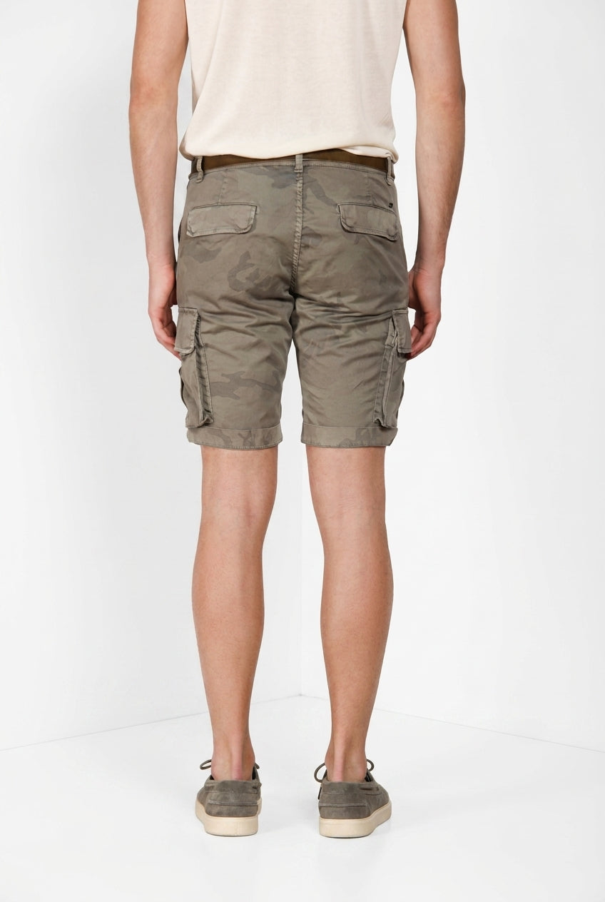 Bermuda cargo uomo Chile Mason's salvia in twill slim fit, vista posteriore su modello SS26
