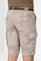 Bermuda cargo uomo Chile Mason's beige in twill slim fit, vista posteriore su modello SS26