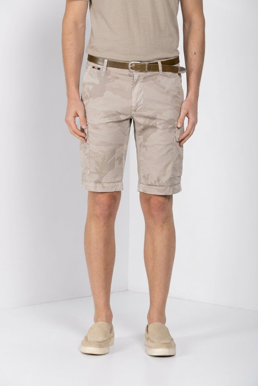 Bermuda cargo uomo Chile Mason's beige in twill slim fit, vista frontale su modello SS26
