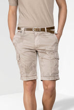 Dettaglio gamba bermuda cargo uomo Chile Mason's beige in twill SS26