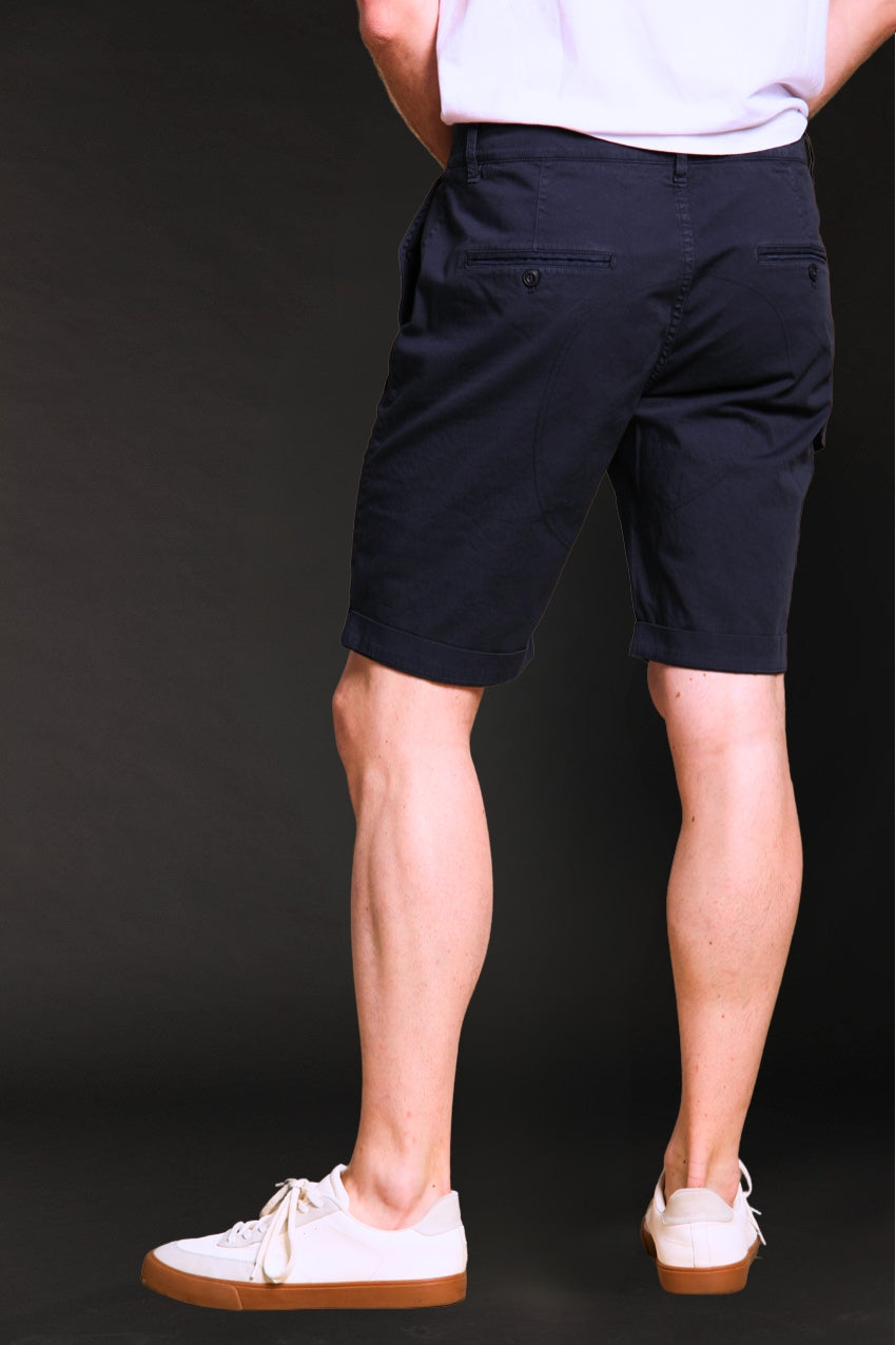George Coolpocket Herren-Cargo-Bermuda aus Stretch-Satin logo edition Carrot Fit ①