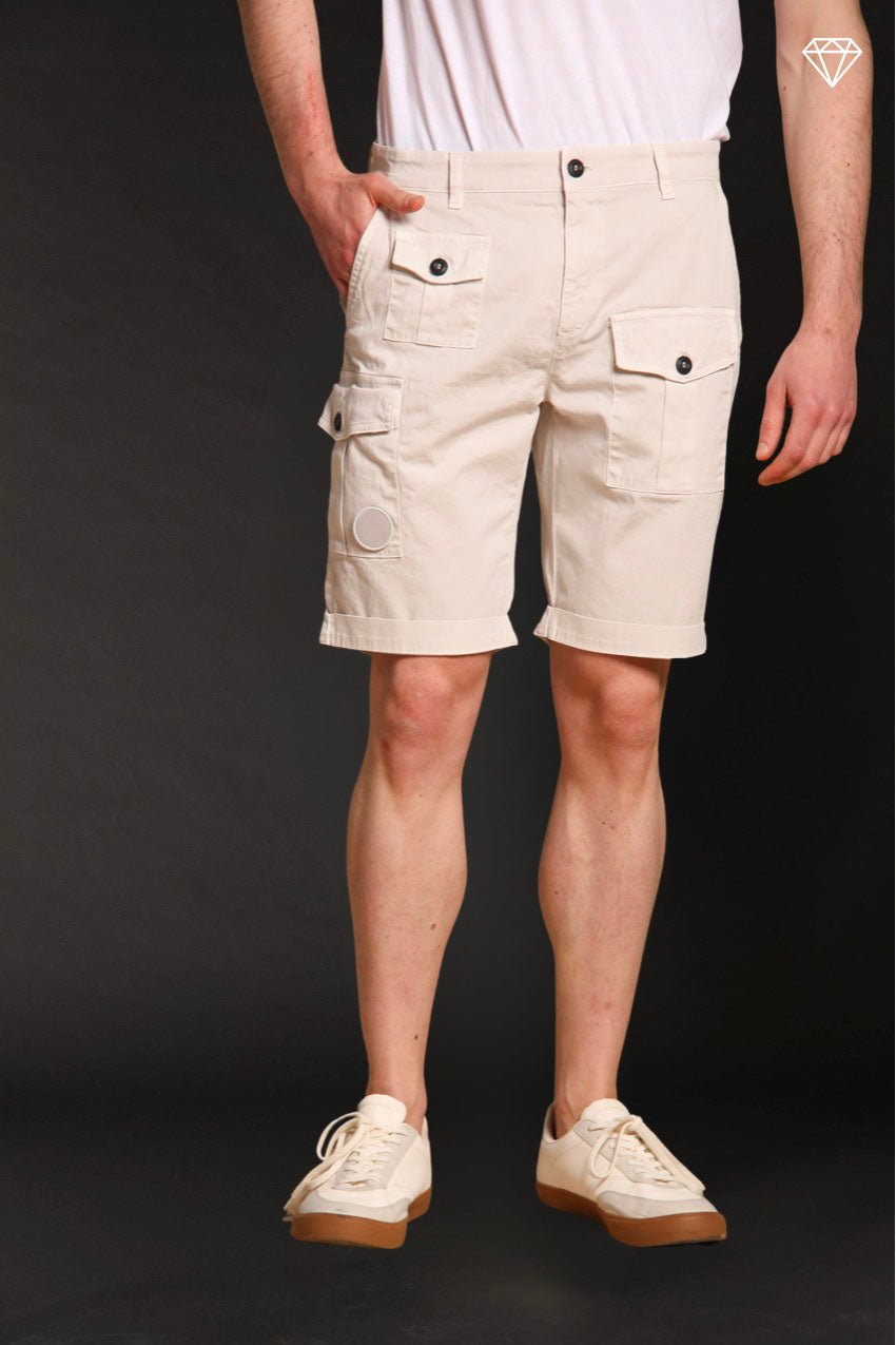George Coolpocket Herren-Cargo-Bermuda aus Stretch-Satin logo edition Carrot Fit ①