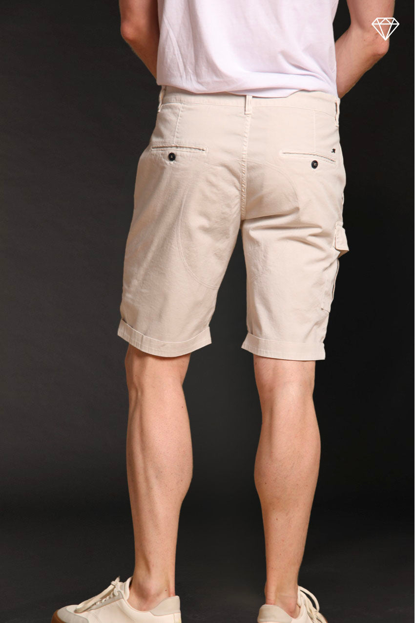 George Coolpocket Herren-Cargo-Bermuda aus Stretch-Satin logo edition Carrot Fit ①