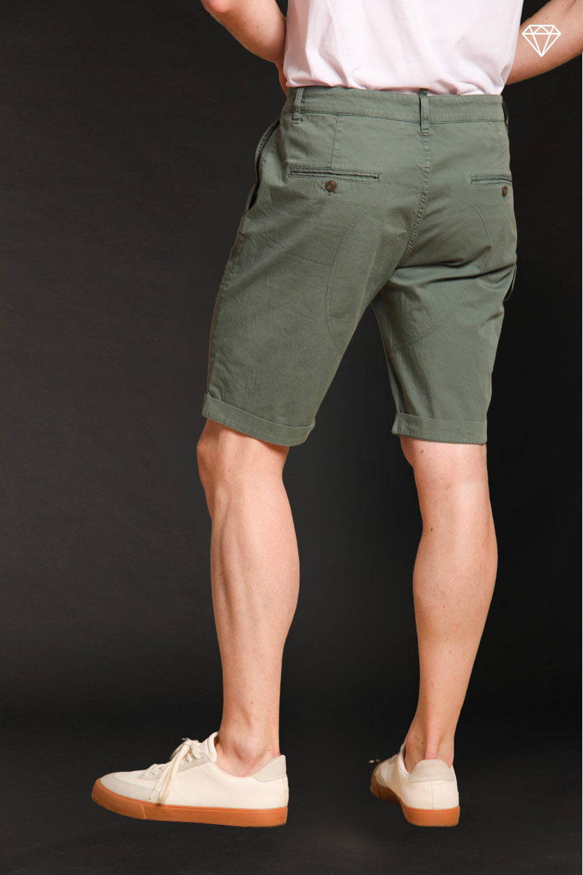 George Coolpocket Herren-Cargo-Bermuda aus Stretch-Satin logo edition Carrot Fit ①