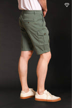 George Coolpocket Herren-Cargo-Bermuda aus Stretch-Satin logo edition Carrot Fit ①