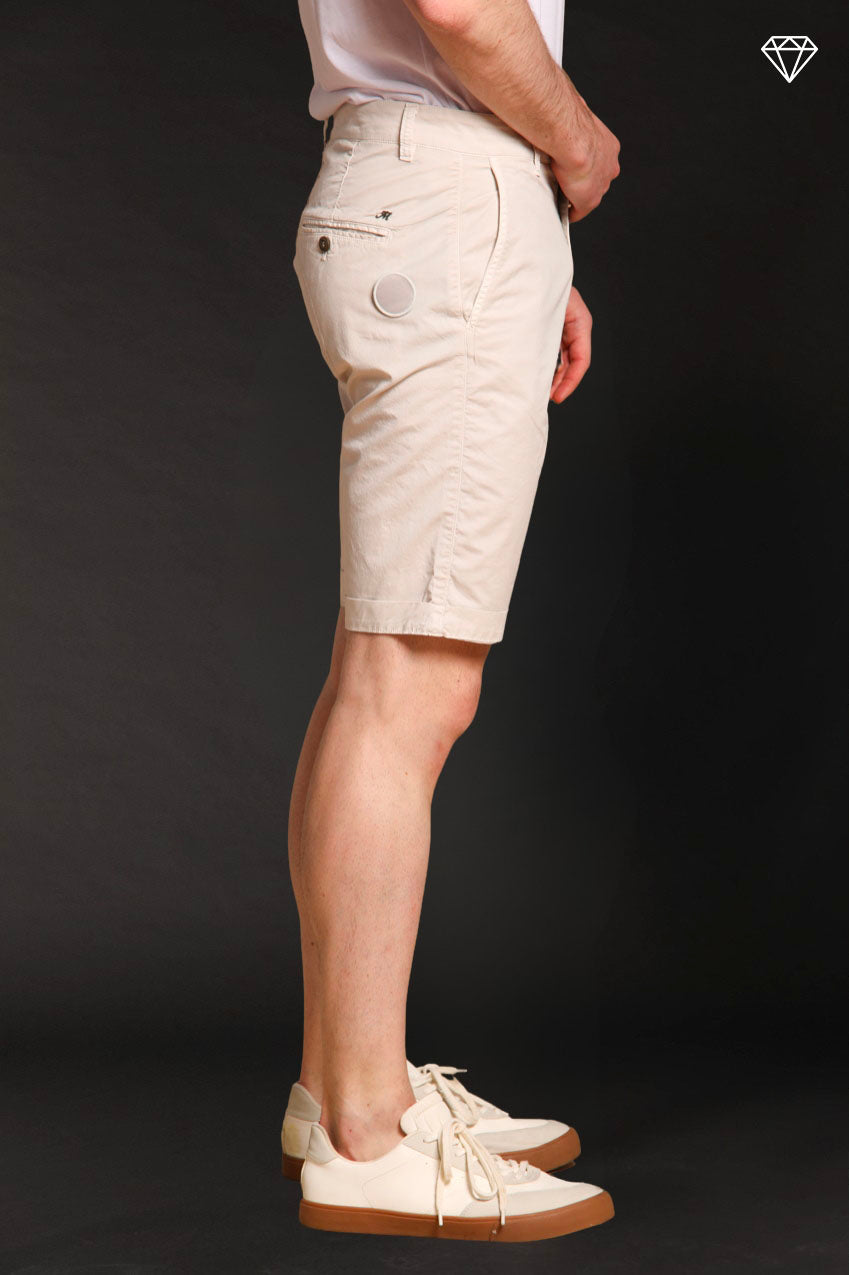 John Coolkhinos Herren Bermuda Chino aus Pima-Baumwolle logo edition Carrot Fit ①