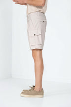 Dettaglio bermuda cargo Mason's uomo bianco in gabardina stretch SS26