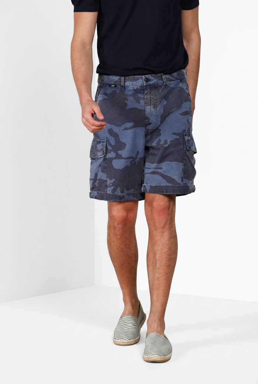Dettaglio tasca cargo bermuda cargo uomo Chile M74 Mason's blu indaco in canvas stampa camouflage SS26