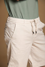 Khinos M74 Herren-Chino-Bermuda aus elastischem Baumwoll-Seiden-Twill Relaxed Fit