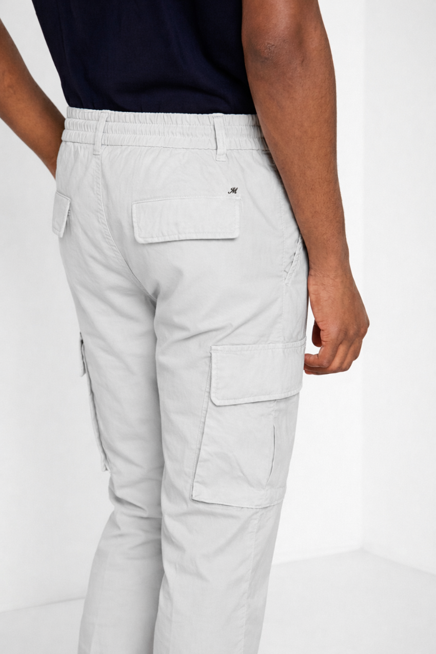 Dettaglio vita e tasche cargo pantalone cargo uomo Chile Jogger Mason's grigio chiaro in cotone SS26