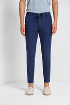 Pantalone cargo uomo Chile Jogger Mason's blu royal in cotone slim fit, vista frontale su modello SS26