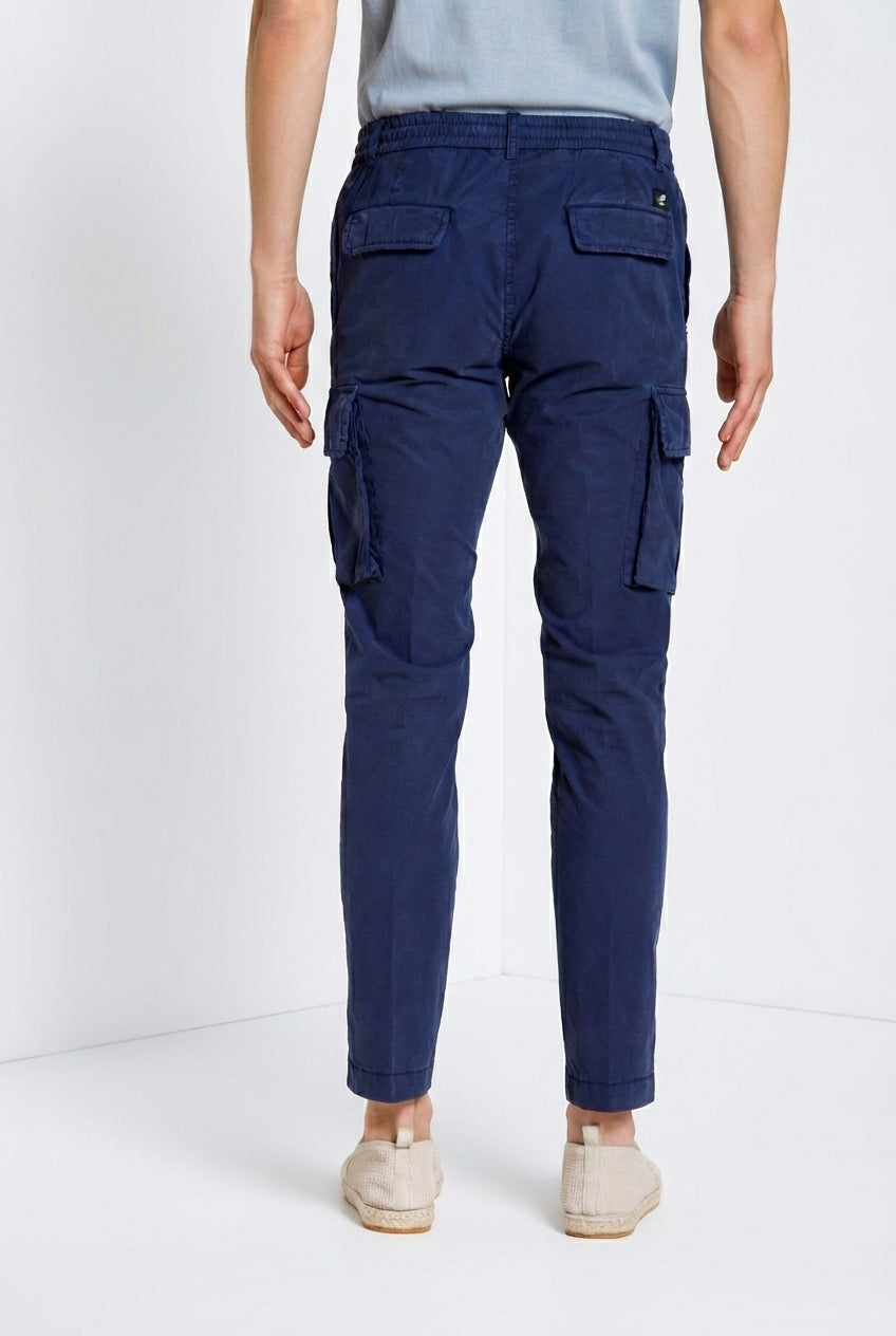 Dettaglio gamba pantalone cargo uomo Chile Jogger Mason's blu royal in cotone SS26