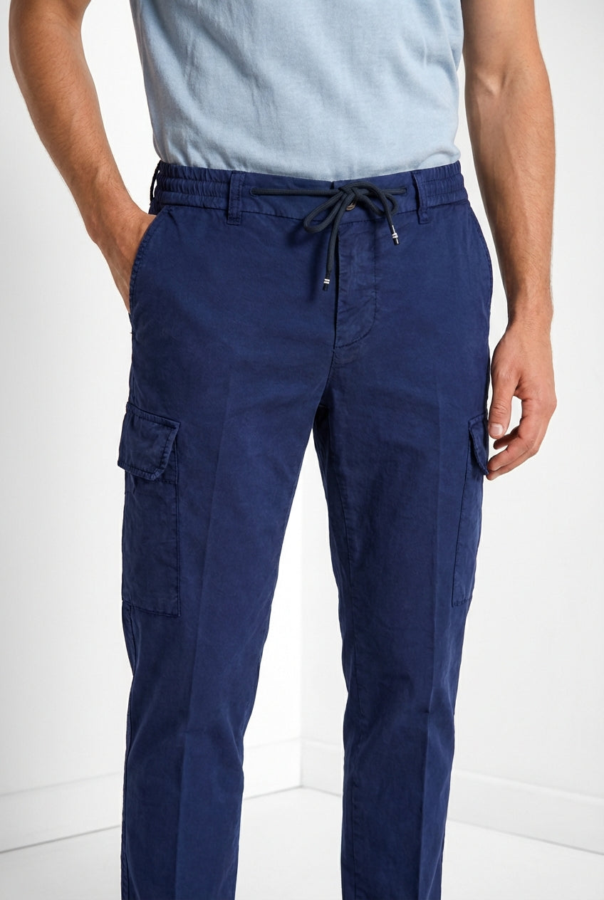 Dettaglio vita e tasche cargo pantalone cargo uomo Chile Jogger Mason's blu royal in cotone SS26