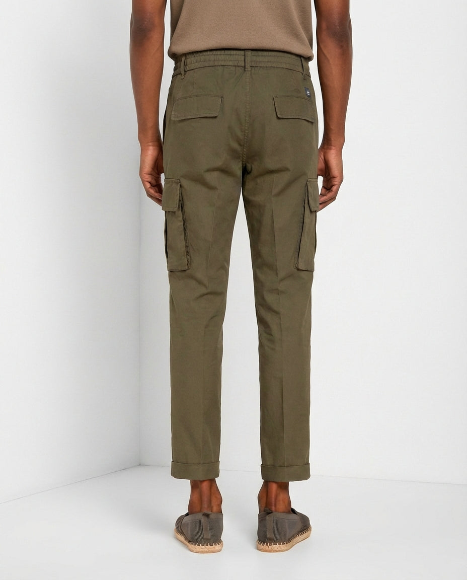 Dettaglio gamba pantalone cargo uomo Chile Jogger Mason's verde scuro in cotone SS26