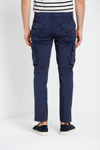 Dettaglio gamba pantalone cargo uomo Chile Mason's blu navy in gabardina stretch SS26