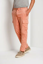 Pantalone cargo uomo Chile delamere Mason's corteccia in twill regular fit, vista laterale su modello SS26