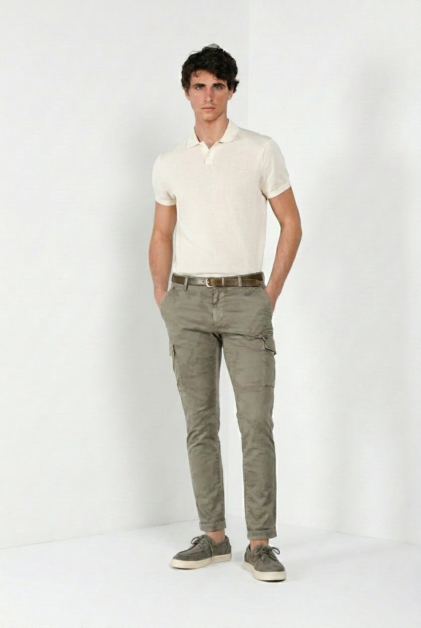 Dettaglio pantalone cargo uomo Chile Mason's salvia in twill SS26