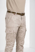 Dettaglio vita e tasche cargo pantalone cargo uomo Chile Mason's beige in twill SS26