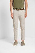 Pantalone cargo uomo Chile Mason's grigio medio in raso stretch slim fit, vista frontale su modello SS26