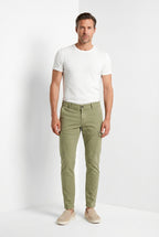 Dettaglio vita e tasche cargo pantalone cargo uomo Chile Mason's beige in raso stretch SS26