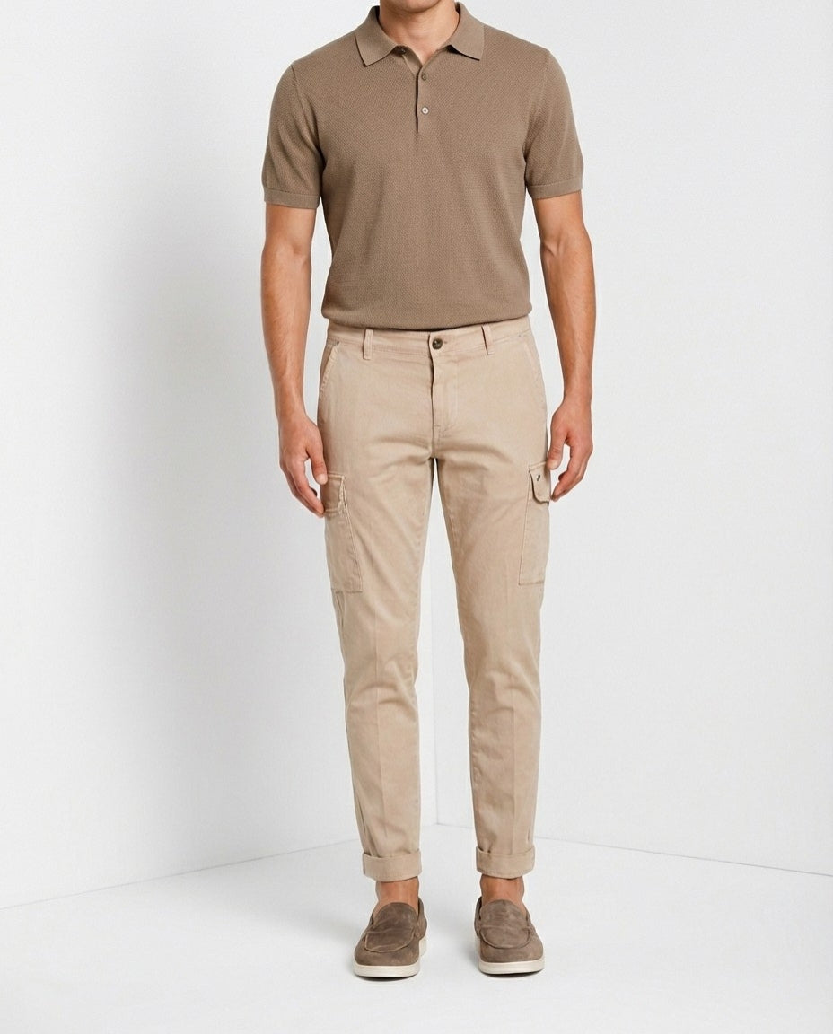 Dettaglio vita e tasche cargo pantalone cargo uomo Chile Mason's beige medio in raso stretch SS26