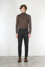 George Coolpocket pantalon cargo homme en gabardine carrot fit ①
