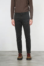 George Coolpocket pantalon cargo homme en gabardine carrot fit ①
