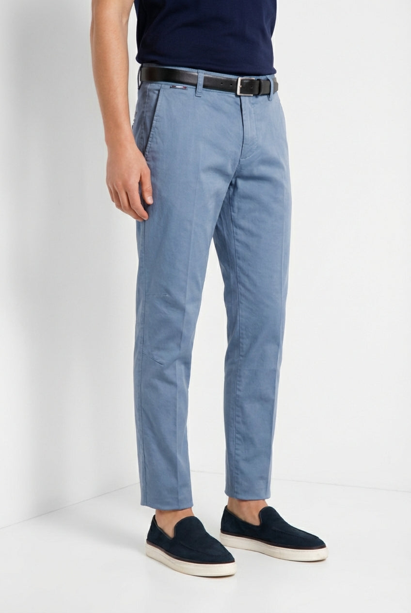 John Coolkhinos pantalone chino uomo in raso stretch Logo Edition carrot fit ①