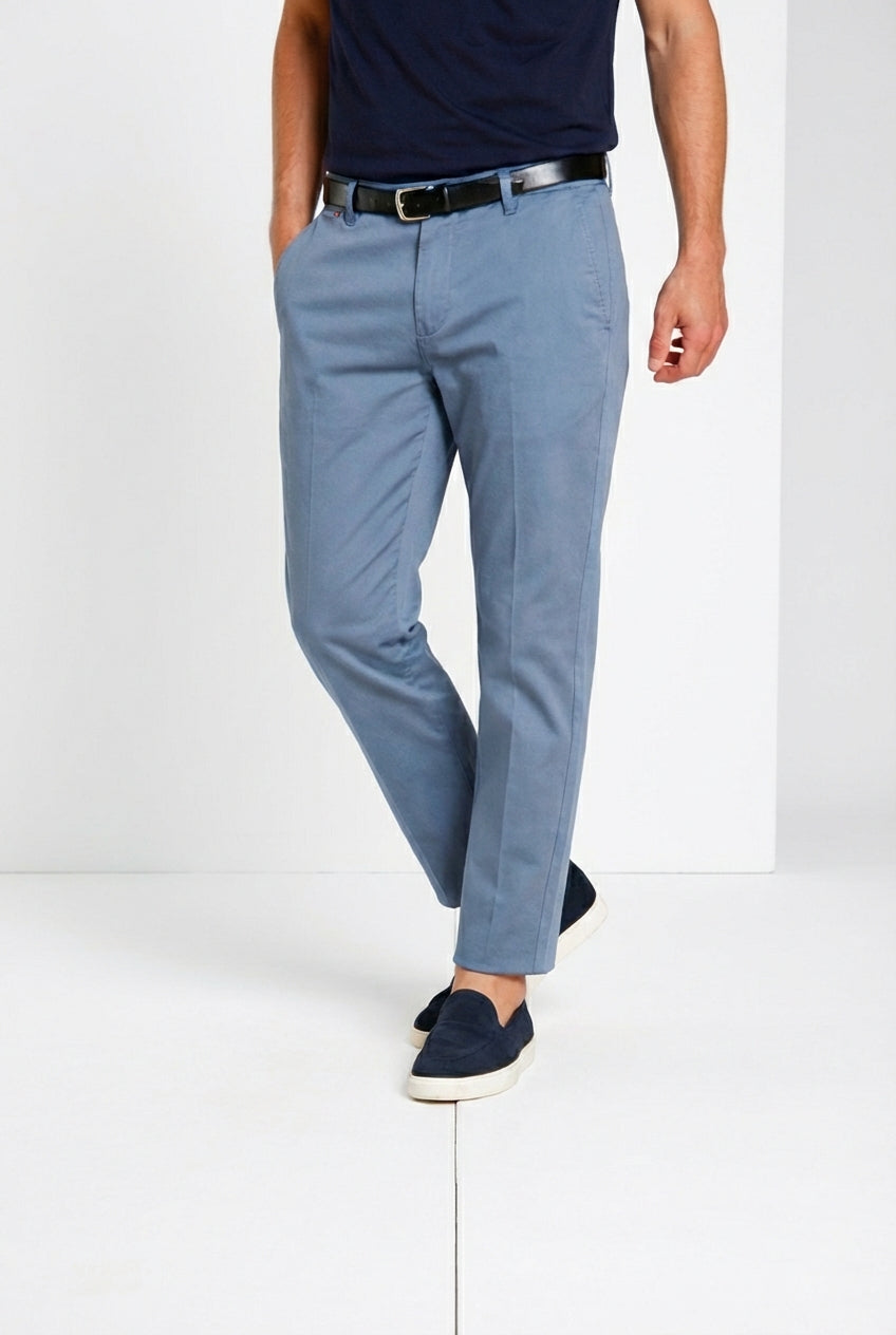 John Coolkhinos pantalone chino uomo in raso stretch Logo Edition carrot fit ①
