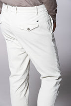 Chinos Herren-Chinohose aus 1000-Rippen-Samt relaxed fit