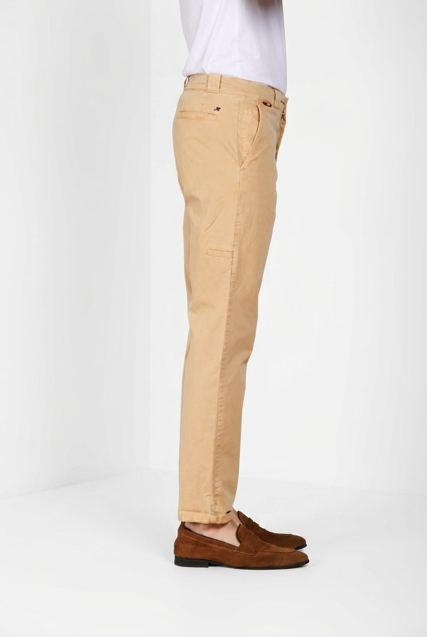 Madison M74 pantalón chino hombre en twill ligero stretch carrot fit