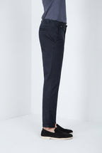 Madison M74 pantalón chino hombre en twill ligero stretch carrot fit