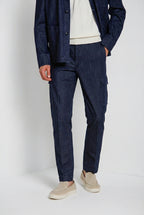 Pantalone cargo uomo Chile Mason's blu navy in denim regular fit, vista frontale su modello SS26