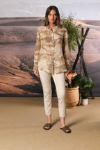 Delhi Damenbluse mit langen Ärmeln aus Musselin mit Camouflage-Druck