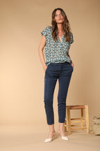 Adele MM Damenbluse aus Baumwollvoile mit Blätterdruck