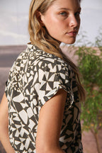 Adele MM Damenbluse mit kurzen Ärmeln aus Tencel mit geometrischem Muster