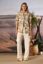 Santa Barbara Damenjacke aus Twill mit Camouflage-Beige-Druck