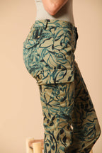 Chile City Damen Cargo Hose aus Satin mit Blumenprint Slim Fit