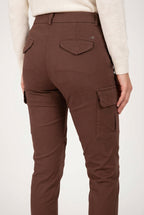 Chile City pantalon cargo femme en gabardine stretch slim fit