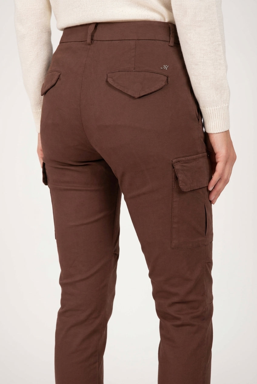 Chile City pantalon cargo femme en gabardine stretch slim fit