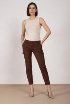 Chile City pantalon cargo femme en gabardine stretch slim fit