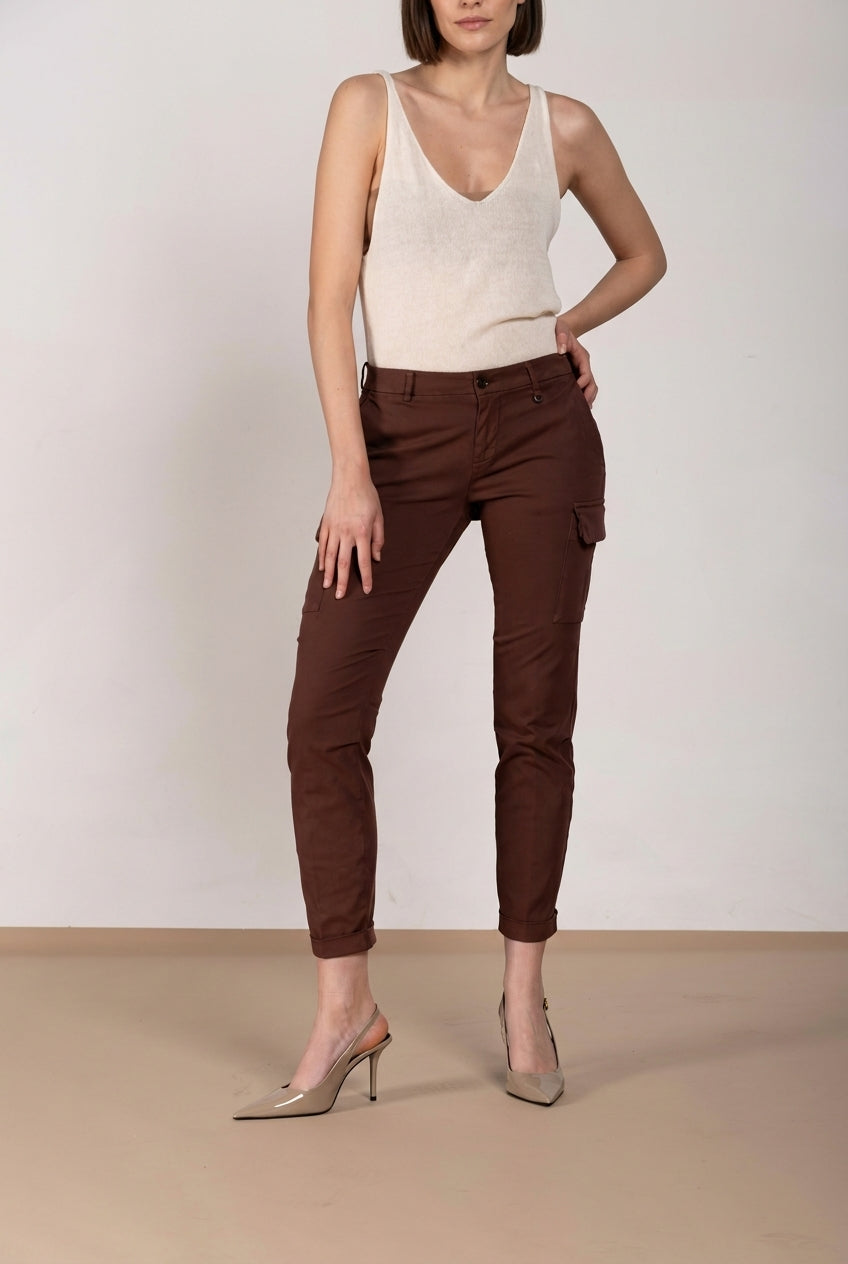 Chile City pantalon cargo femme en gabardine stretch slim fit