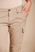 Dettaglio pantalone cargo donna Chile City Mason's beige medio in gabardina stretch SS26