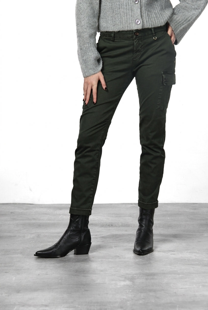 Chile City Cargo-Hose für Damen aus Satin mit slim fit