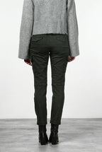 Chile City women’s cargo pants in satin with slim fit