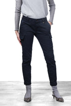 Chile City women’s cargo pants in satin with slim fit