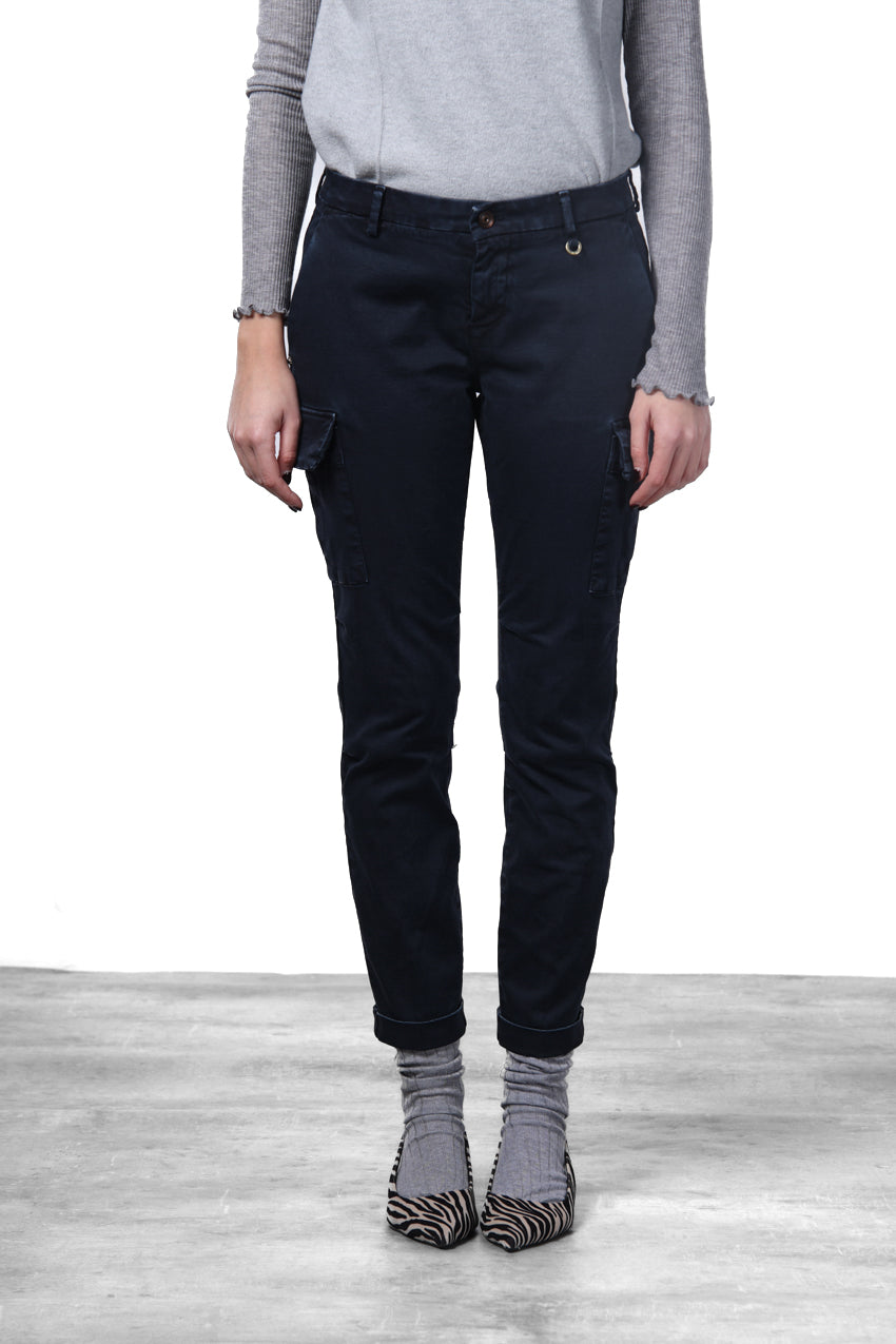 Chile City women’s cargo pants in satin with slim fit