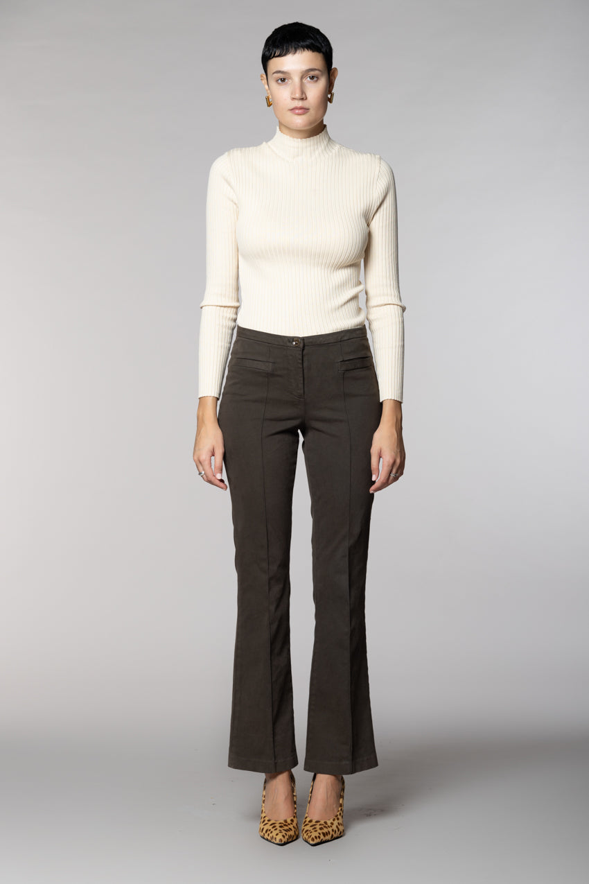 Milano Flare Damen-Chinohose aus Satin Slim Fit