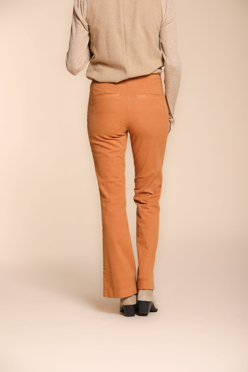 Foto 6 Milano Flare pantalone chino donna in raso slim fit